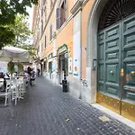 Lovely New Home, Piazza San Cosimato!